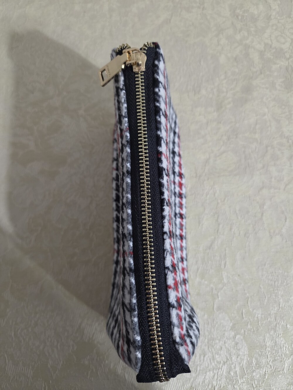 Jen & Co. Riley Vegan Faux Leather Multi Compartment Houndstooth Clutch - Picture 5 of 15